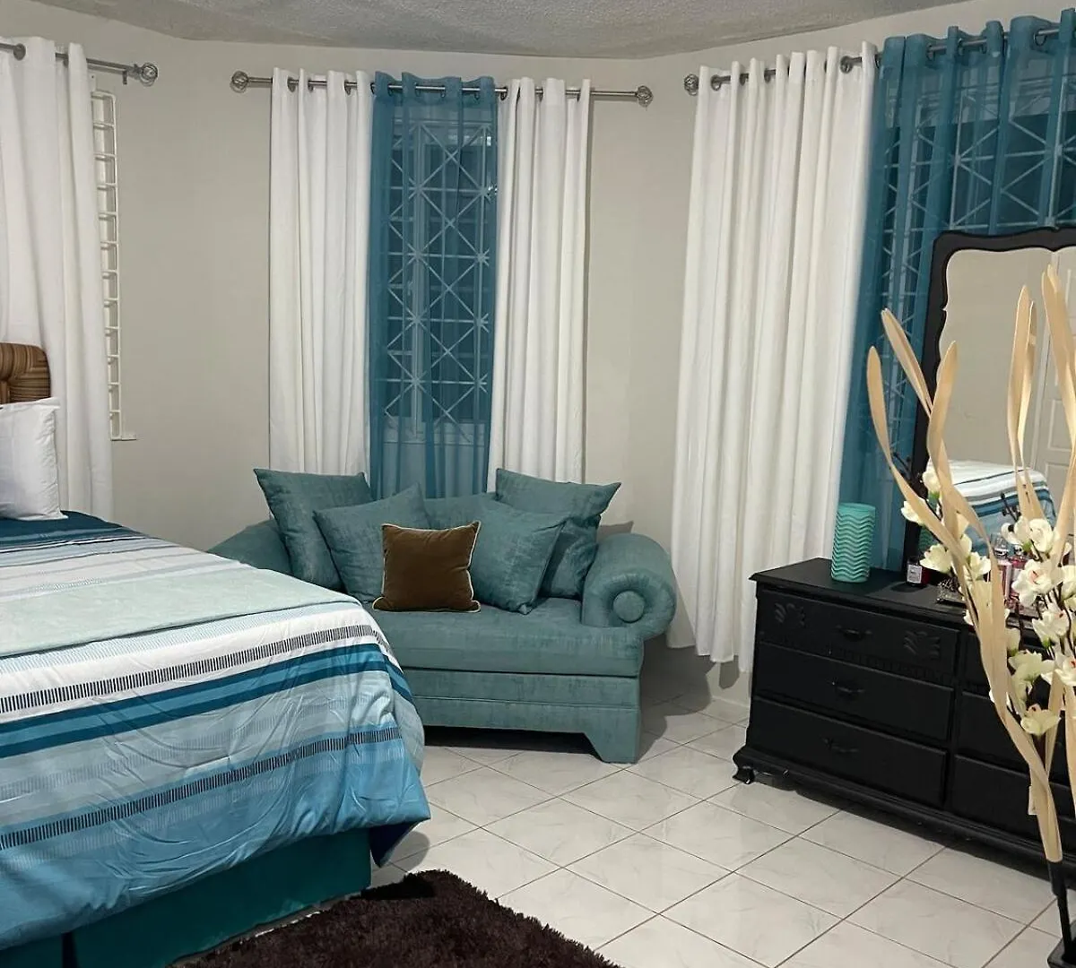 Luxury 1 Bdr Apt Discovery Bay